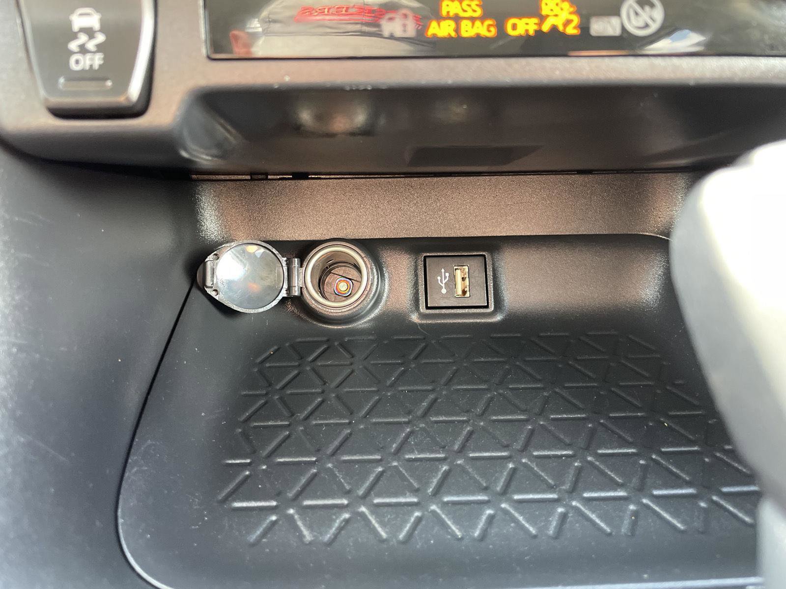 Used 2023 Toyota RAV4 XLE AWD/4WD image 26