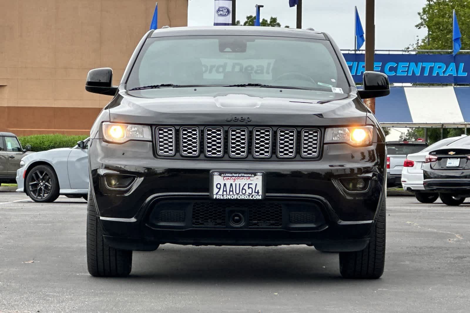 Used 2022 Jeep Grand Cherokee Laredo X AWD/4WD image 10