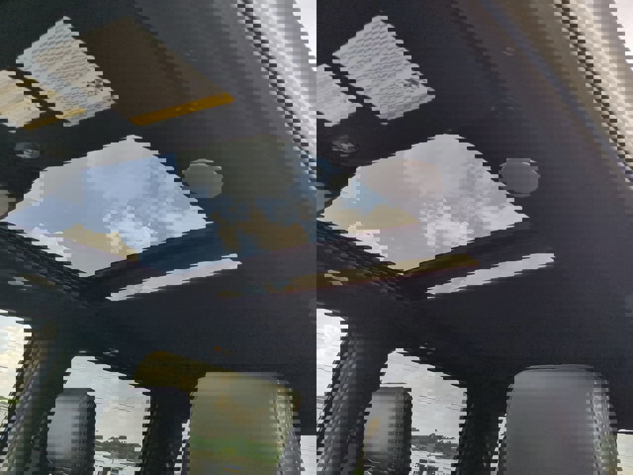 Certified 2023 Ford F150 Platinum w/ Equipment Group 701A High AWD/4WD image 18