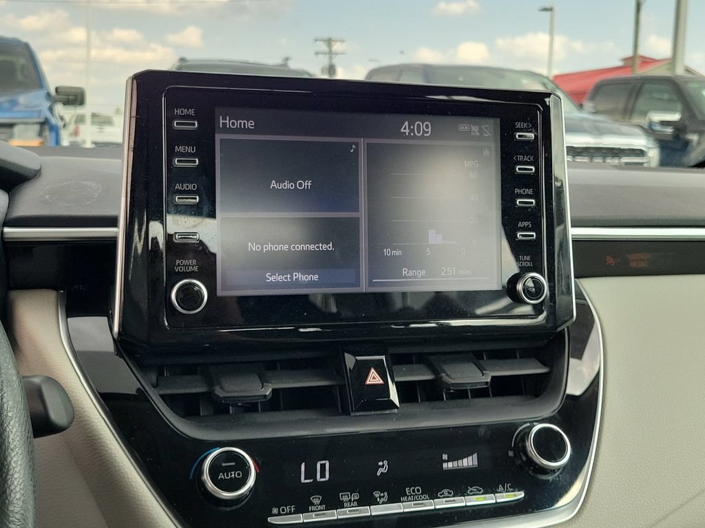 Used 2020 Toyota Corolla LE FWD image 27