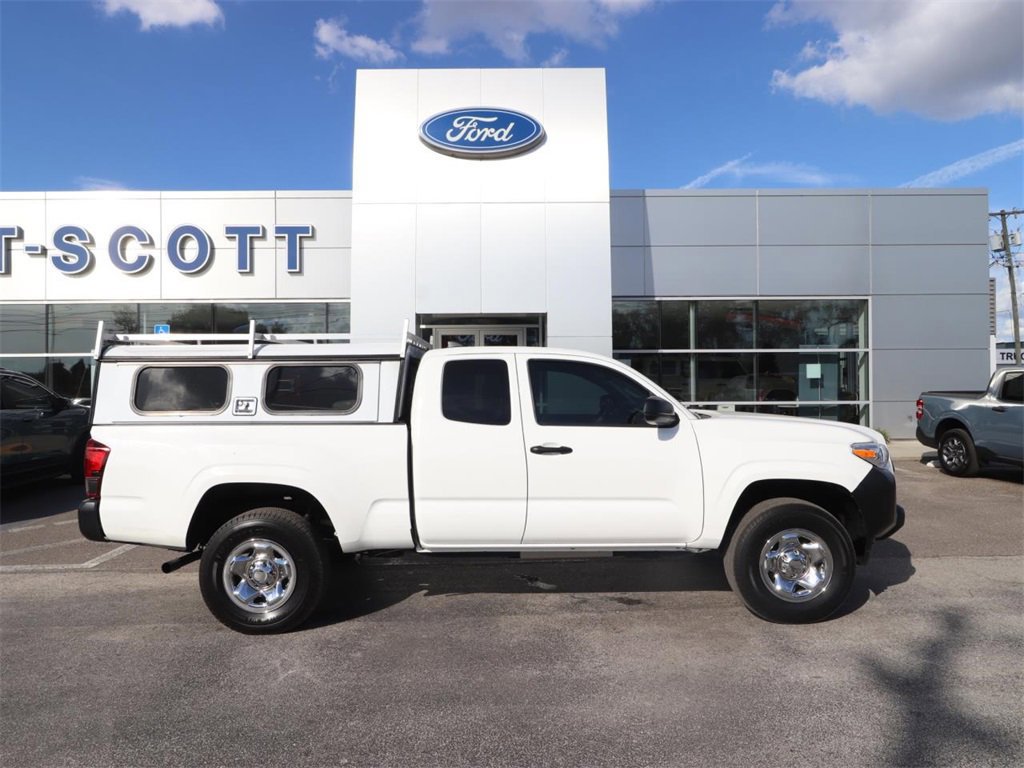 Used 2022 Toyota Tacoma SR image 9