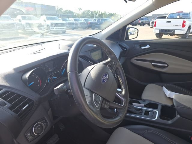 Certified 2019 Ford Escape SEL FWD image 9