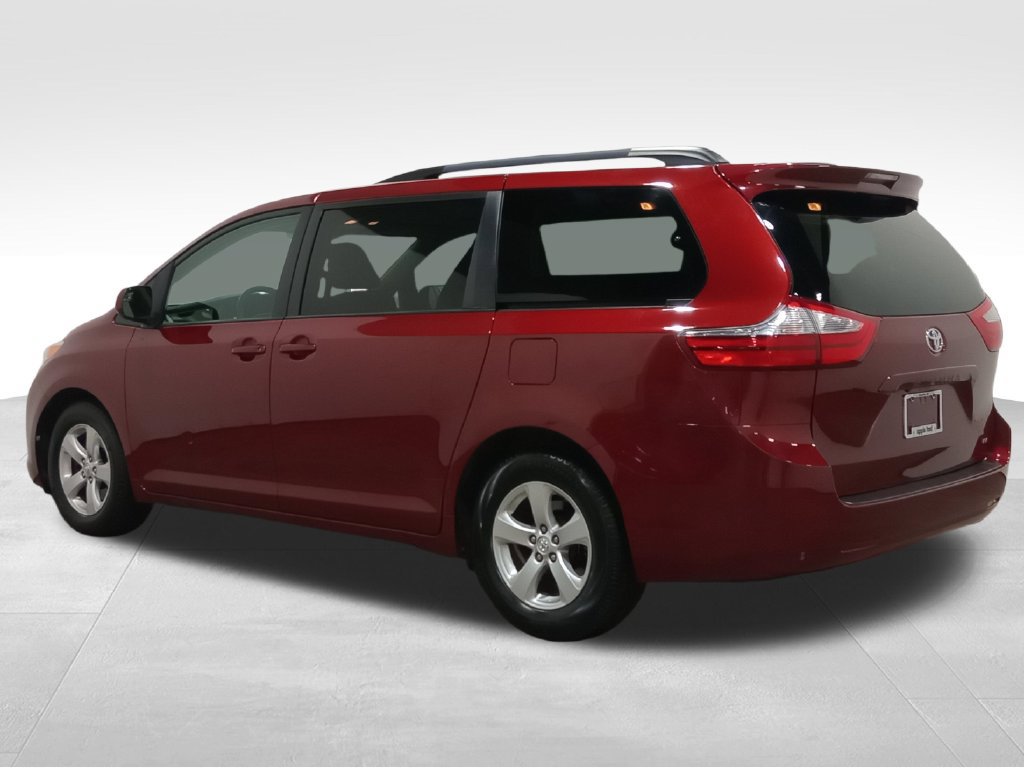 Used 2017 Toyota Sienna LE FWD image 6