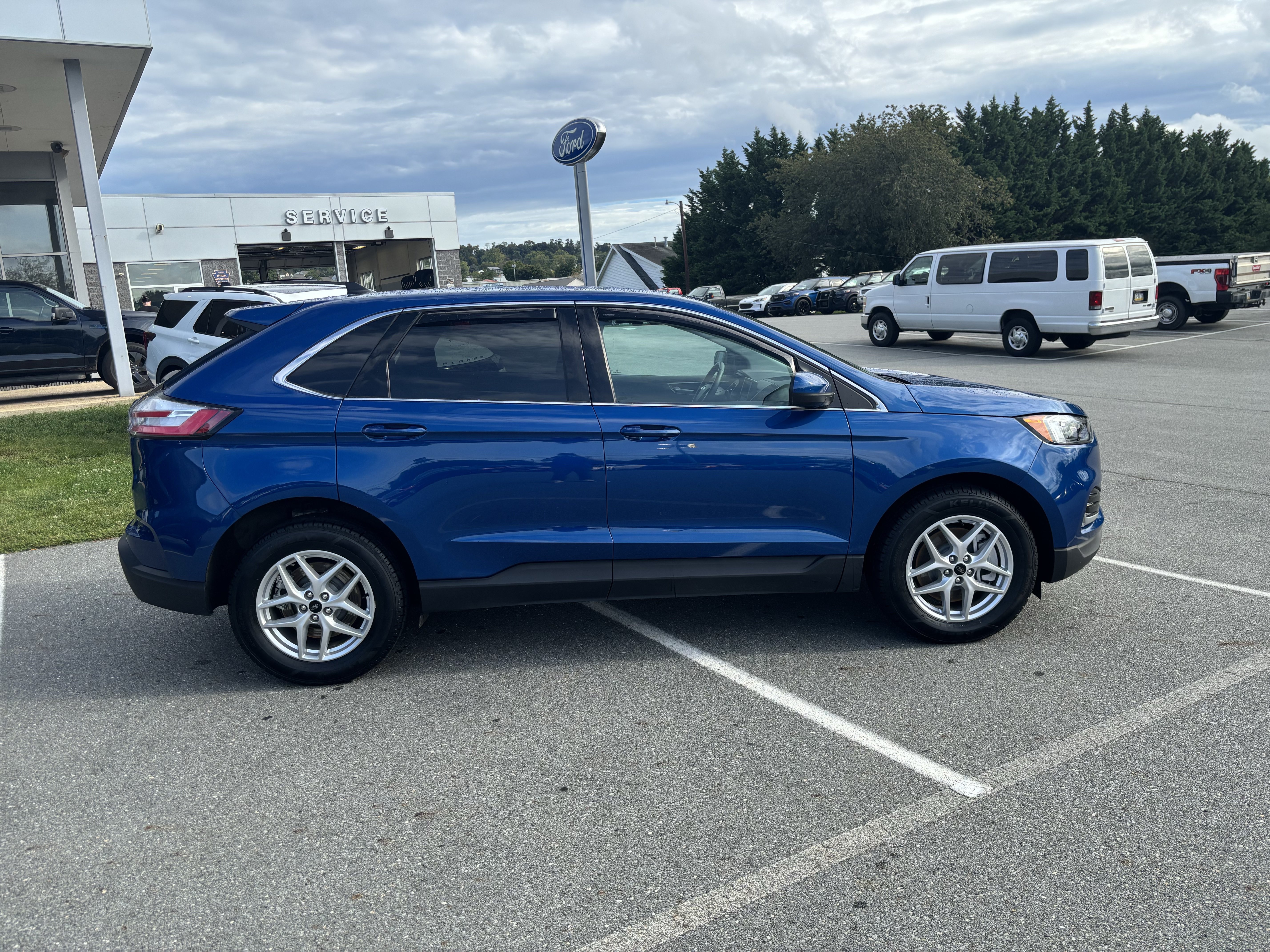 Certified 2024 Ford Edge SEL w/ Convenience Package AWD/4WD image 10