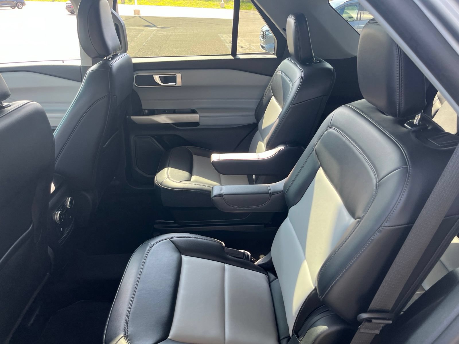 Certified 2024 Ford Explorer XLT w/ Equipment Group 202A AWD/4WD image 13