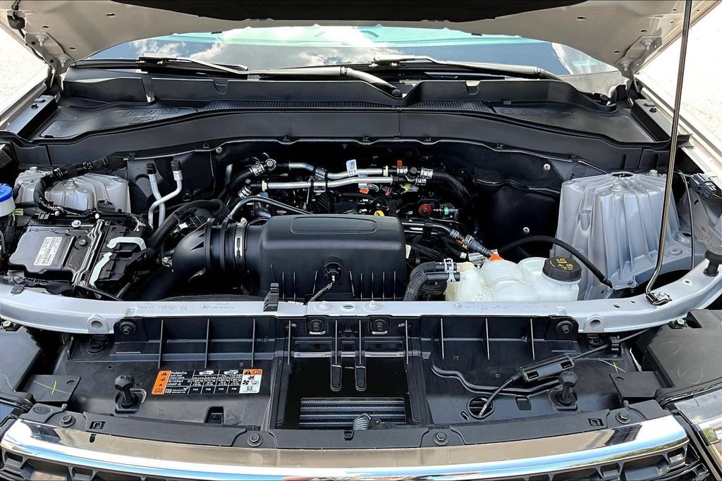 Certified 2024 Ford Explorer XLT w/ Equipment Group 202A RWD image 33