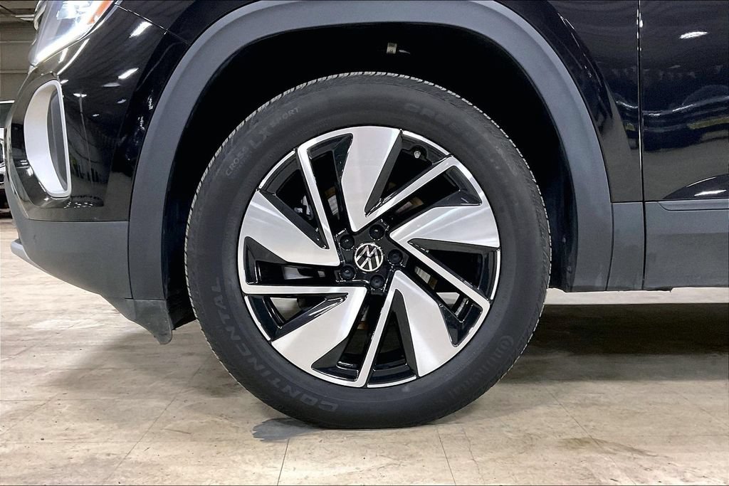 Used 2025 Volkswagen Atlas SE AWD/4WD image 9