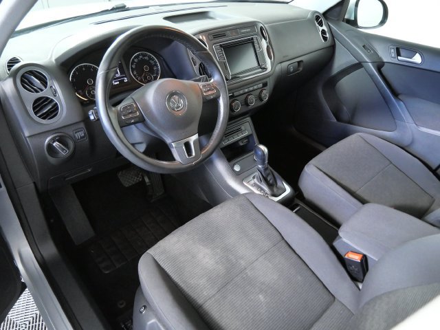 Used 2017 Volkswagen Tiguan S AWD/4WD image 3