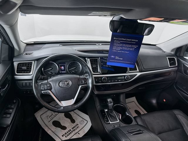 Used 2018 Toyota Highlander Limited Platinum AWD/4WD image 32