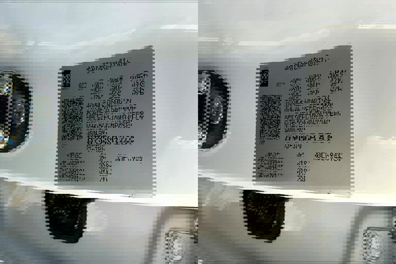 Used 2023 GMC Canyon AT4 w/ AT4 Premium Package image 20