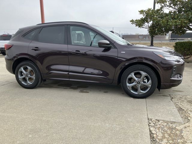 Certified 2023 Ford Escape ST-Line Select w/ Tech Pack #2 AWD/4WD image 7