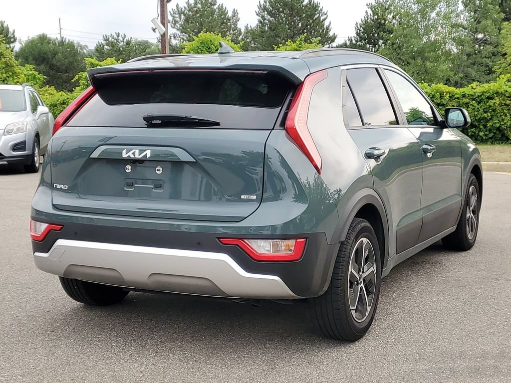 Used 2023 Kia Niro EX FWD image 4