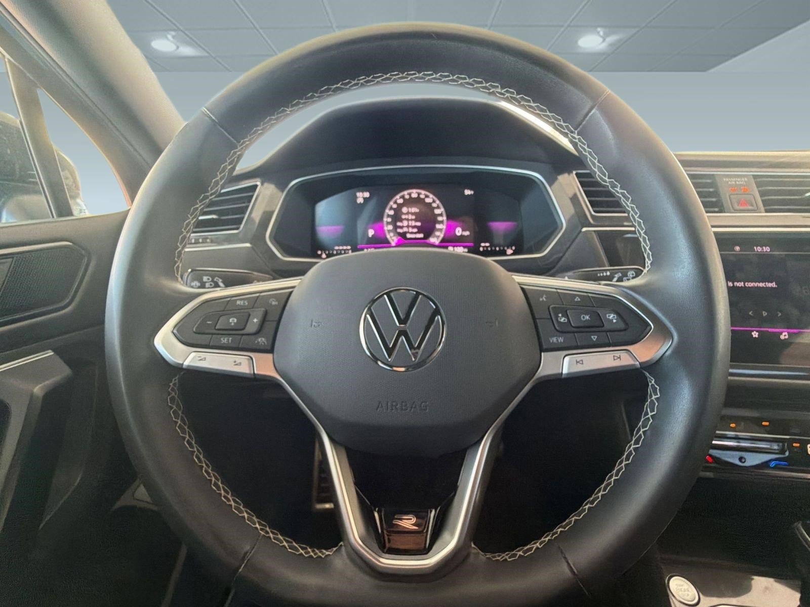 Used 2023 Volkswagen Tiguan SE R-Line image 14