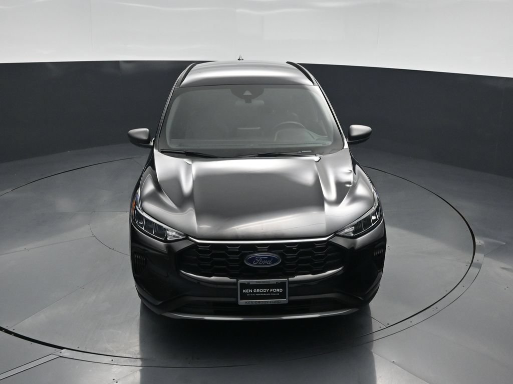 Certified 2025 Ford Escape ST-Line FWD image 35