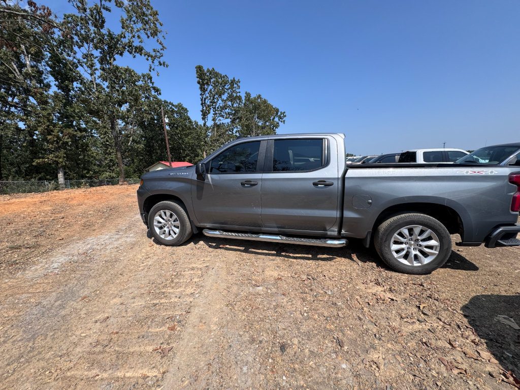 Used 2022 Chevrolet Silverado 1500 Custom w/ Safety Confidence Package AWD/4WD image 9