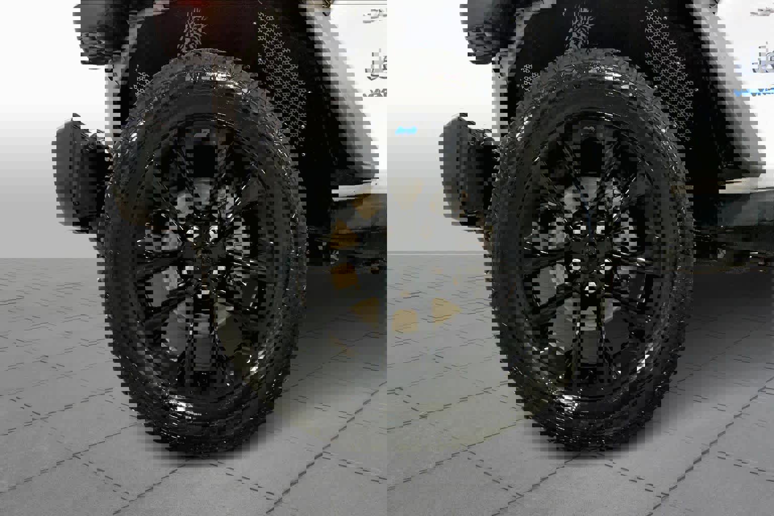 Used 2023 Jeep Wrangler Sahara w/ Cold Weather Group image 10