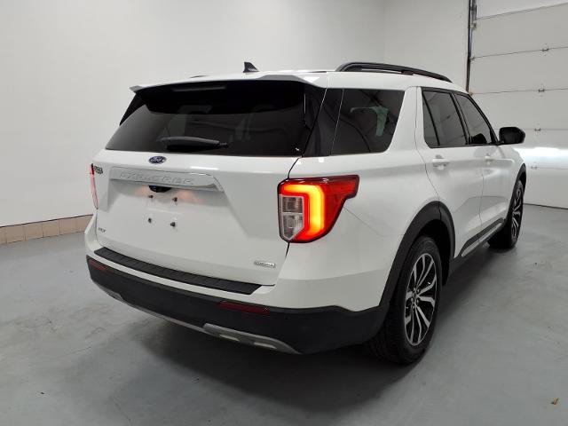 Certified 2021 Ford Explorer XLT w/ Equipment Group 202A RWD image 3