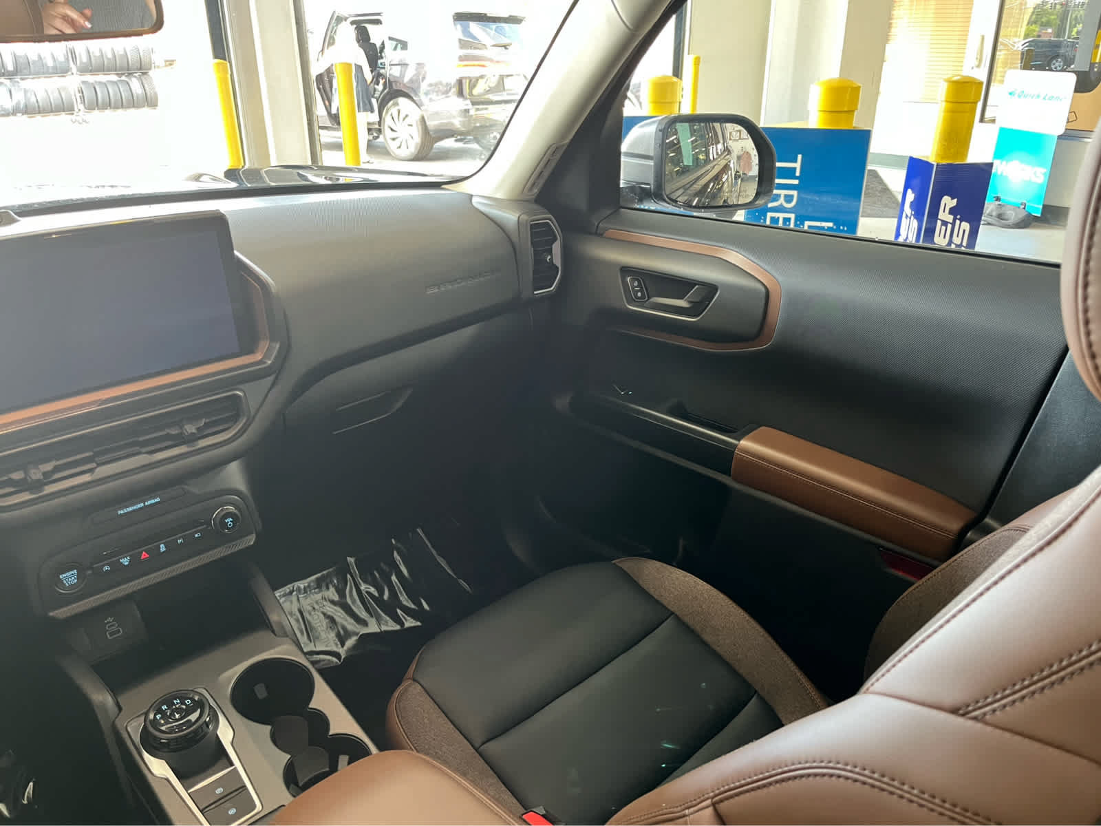 Certified 2025 Ford Bronco Sport Outer Banks w/ Outer Banks Tech Package+ AWD/4WD image 11