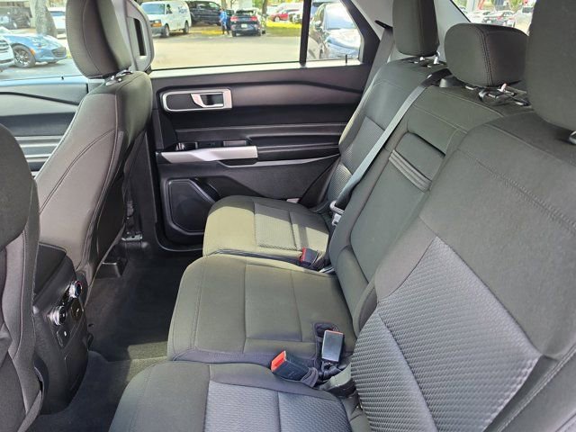 Certified 2022 Ford Explorer XLT RWD image 12