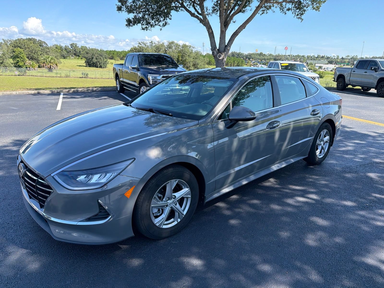 Used 2023 Hyundai Sonata SE FWD image 2