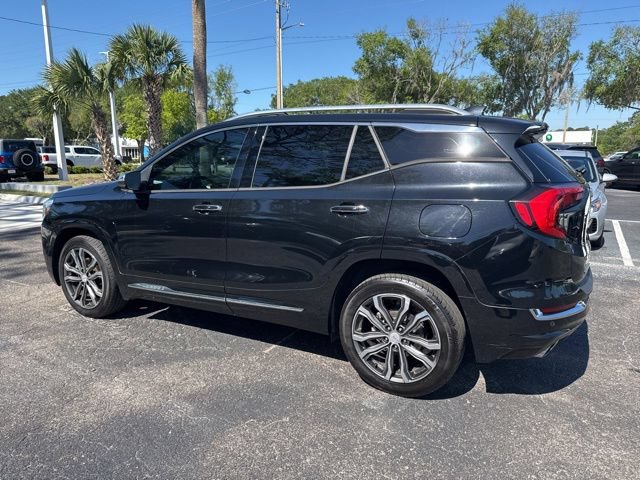 Used 2020 GMC Terrain Denali w/ Denali Premium Package FWD image 8