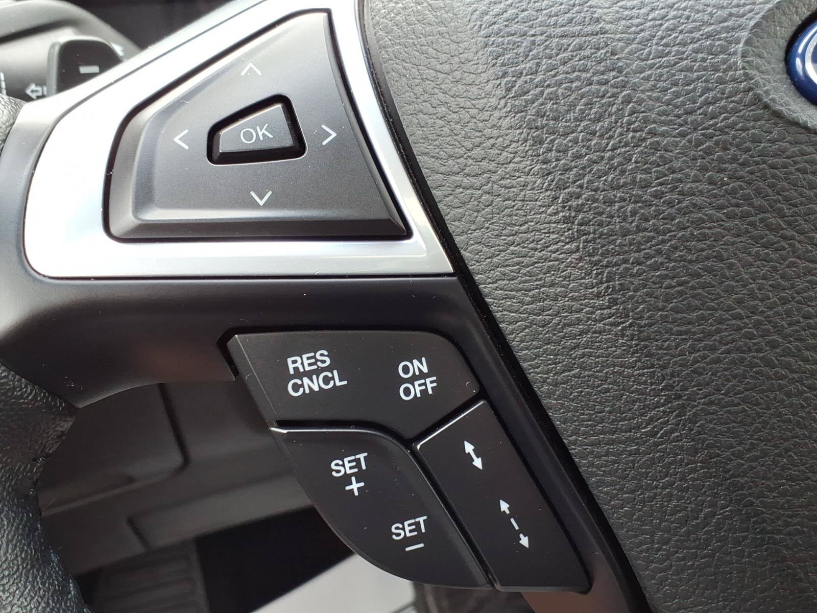 Certified 2018 Ford Edge Titanium w/ Equipment Group 302A AWD/4WD image 24