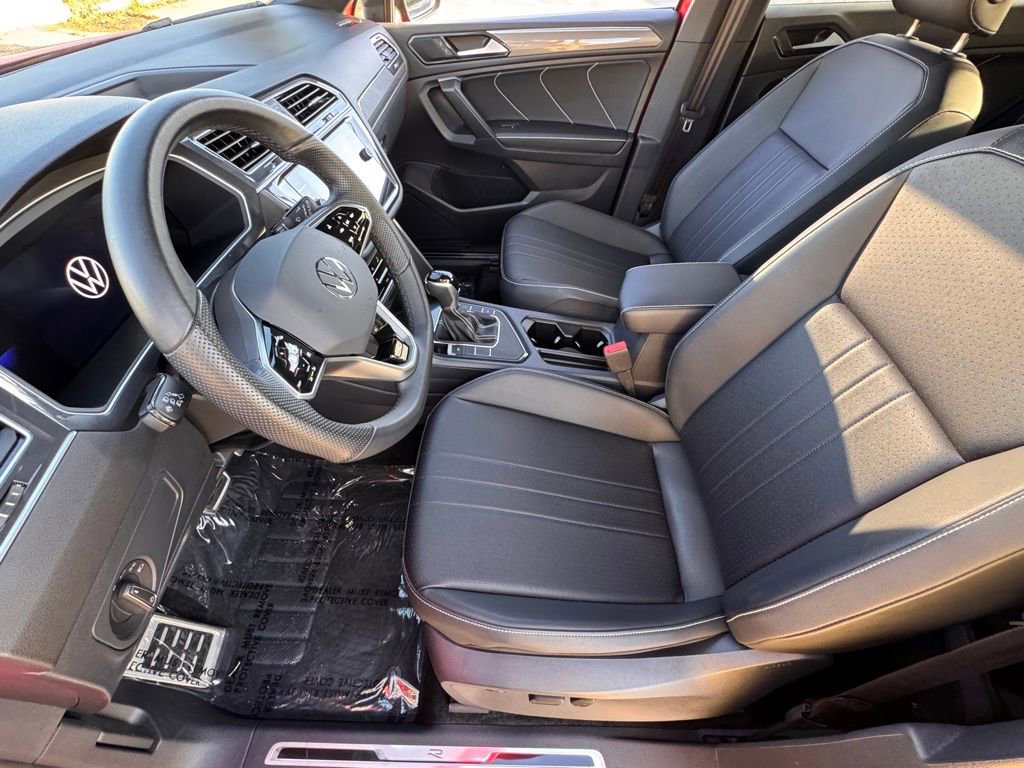 Used 2024 Volkswagen Tiguan SE R-Line FWD image 18
