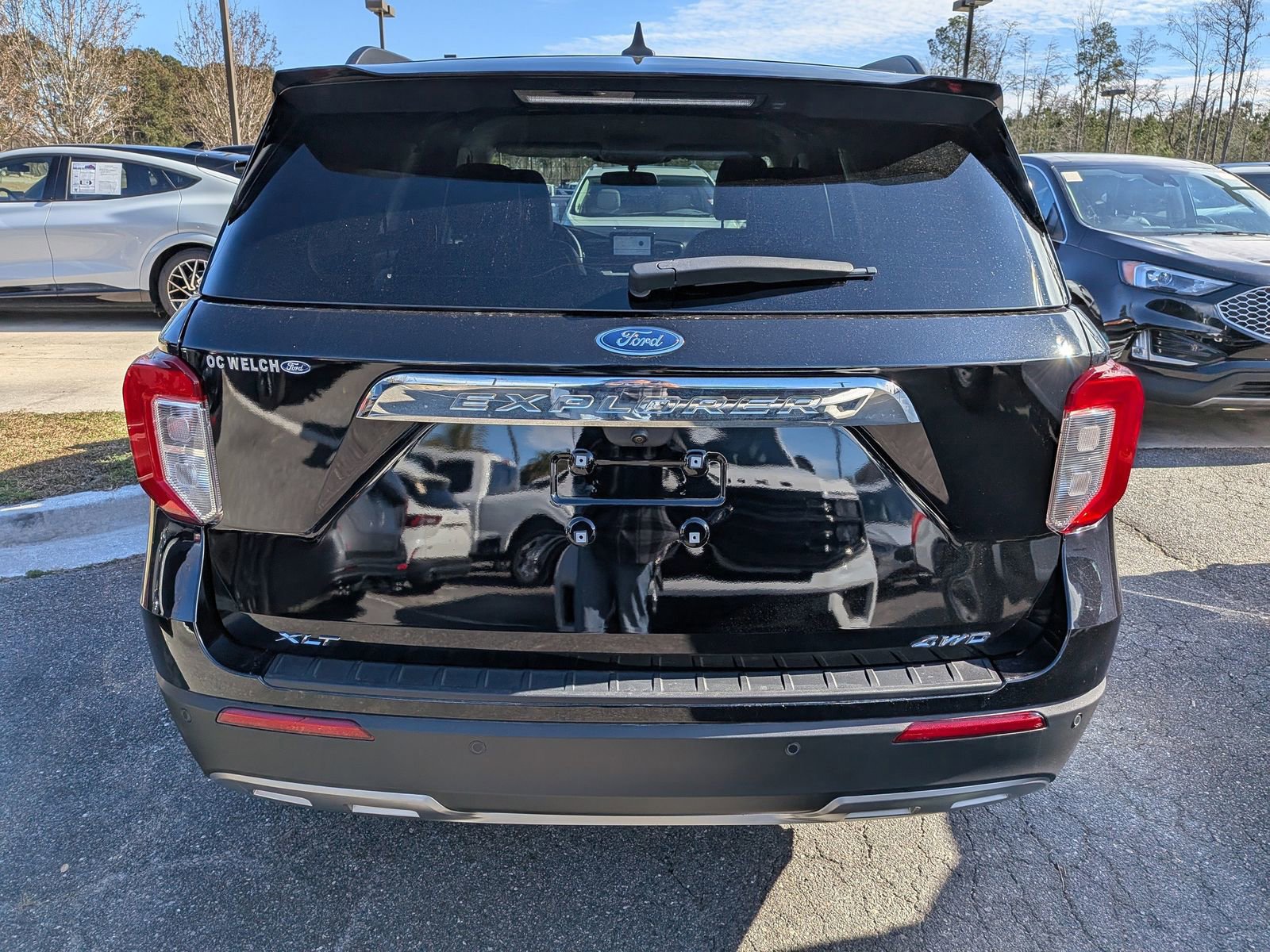 Certified 2023 Ford Explorer XLT w/ Equipment Group 202A image 4