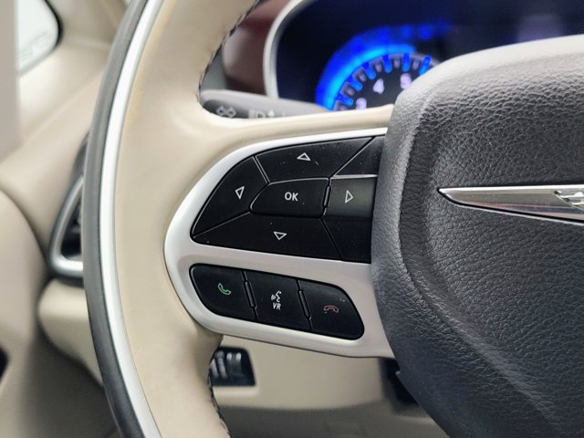 Used 2020 Chrysler Pacifica Limited FWD image 40