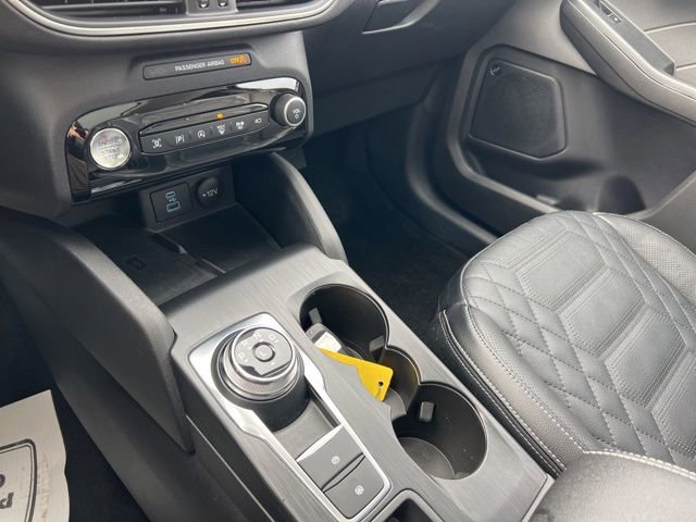 Certified 2023 Ford Escape Platinum w/ Premium Technology Package image 16