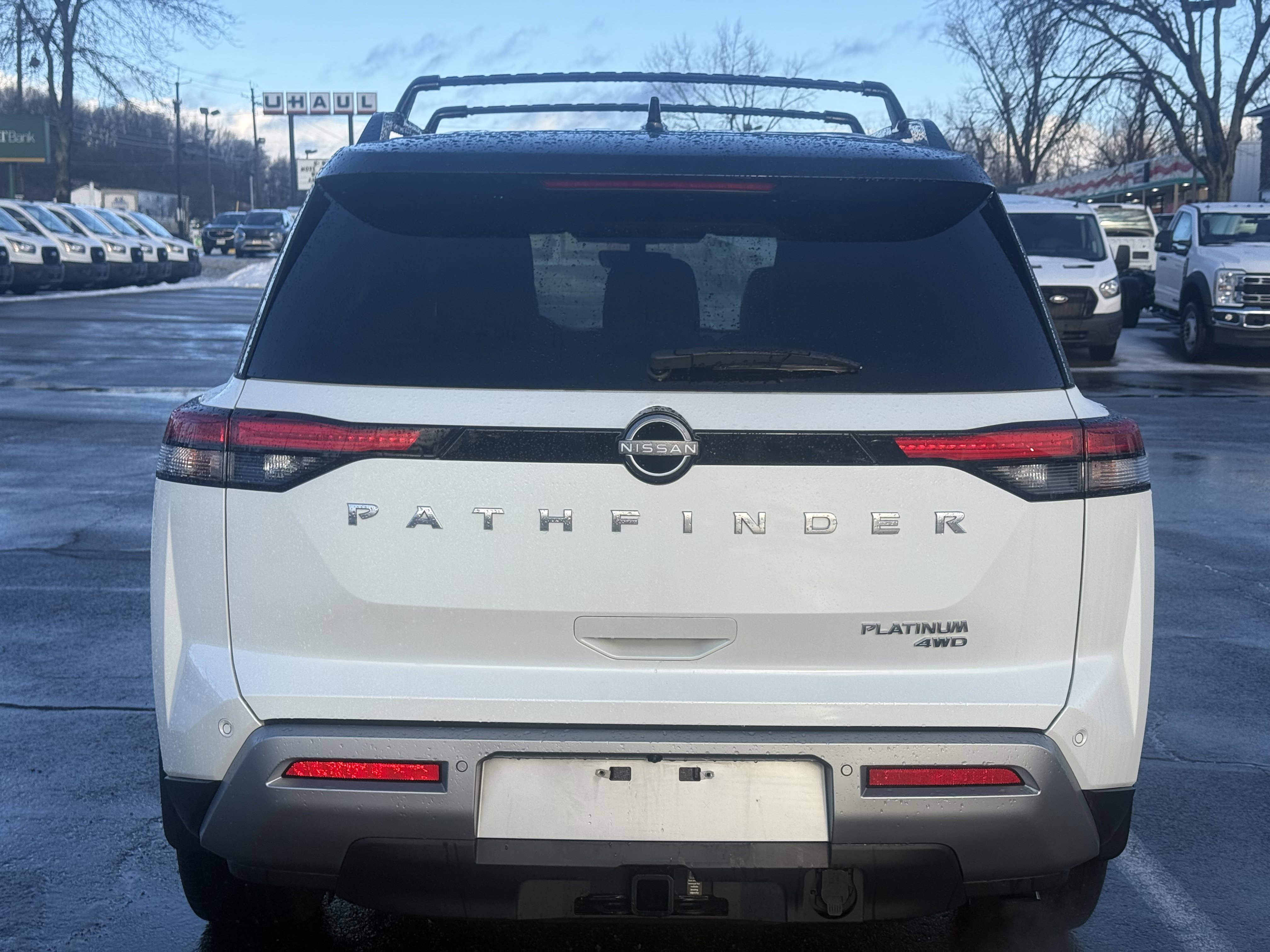 Used 2024 Nissan Pathfinder Platinum image 3
