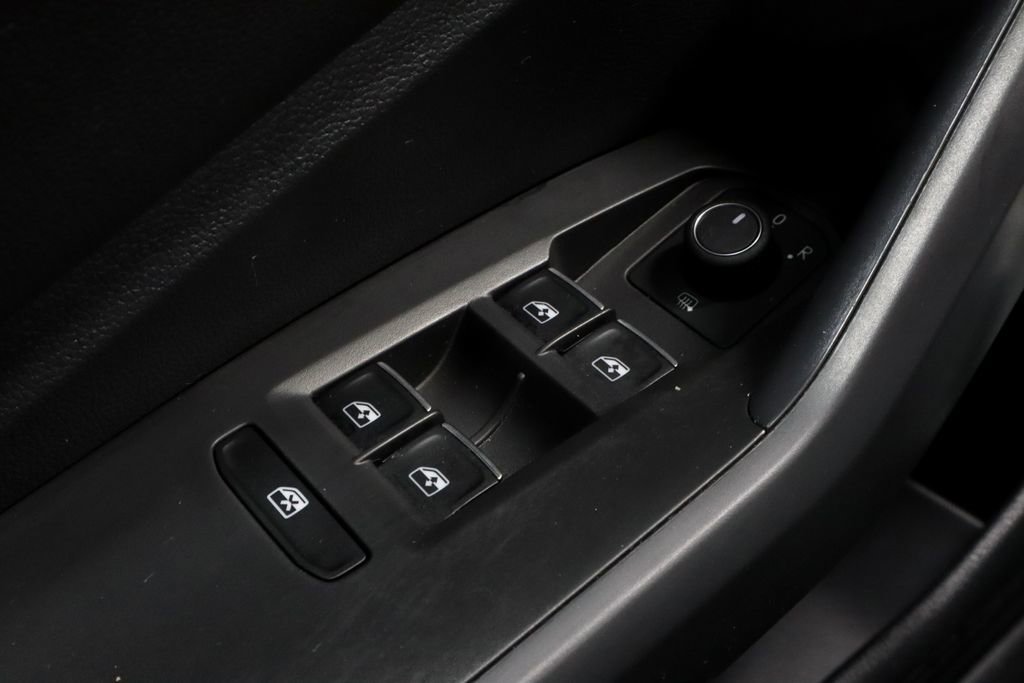 Used 2023 Volkswagen Jetta SE w/ Panoramic Sunroof Package FWD image 26