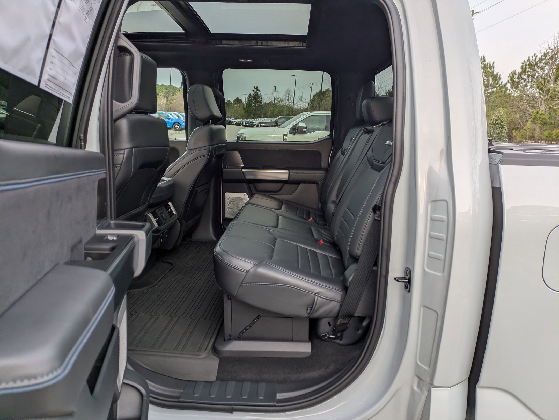 Certified 2025 Ford F150 Platinum w/ Equipment Group 702A High image 33