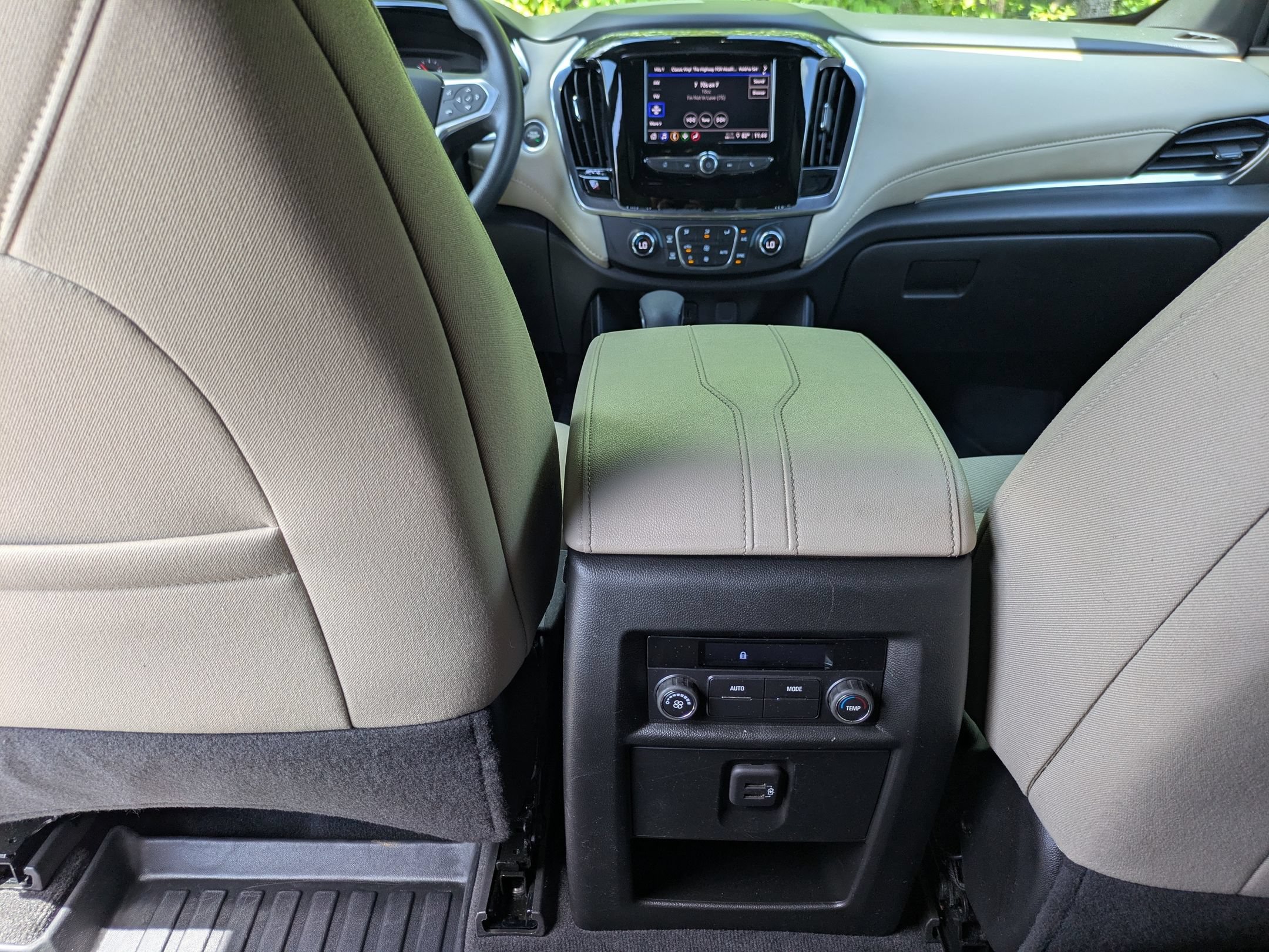 Used 2023 Chevrolet Traverse LS FWD image 26