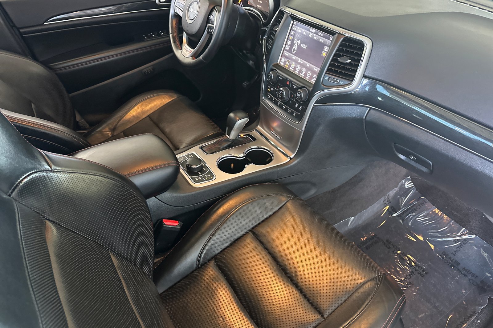 Used 2018 Jeep Grand Cherokee Trailhawk w/ Trailhawk Luxury Group AWD/4WD image 19