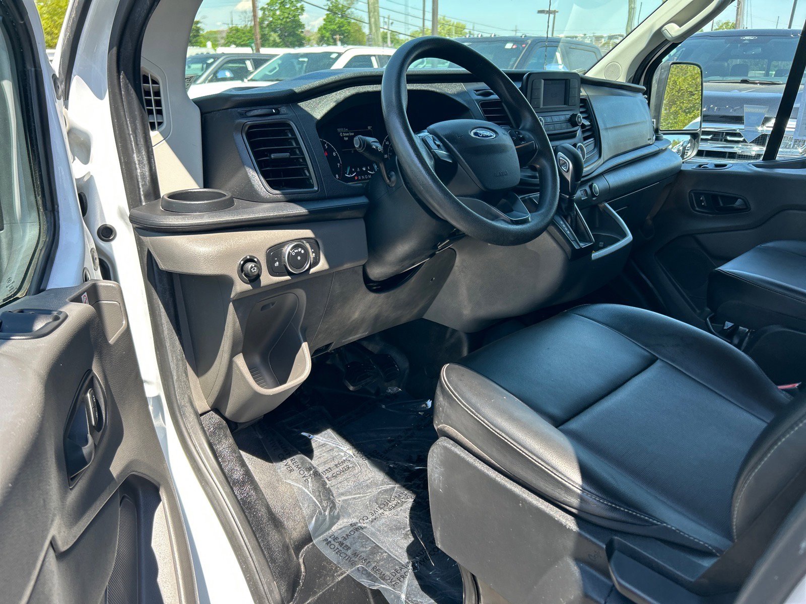 Certified 2020 Ford Transit 150 Low Roof RWD image 5