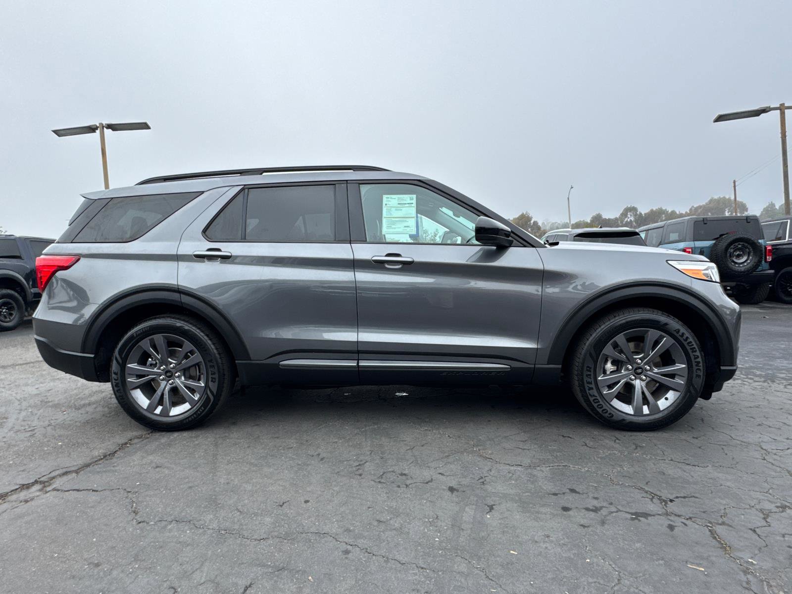 Certified 2022 Ford Explorer XLT w/ Equipment Group 202A image 7