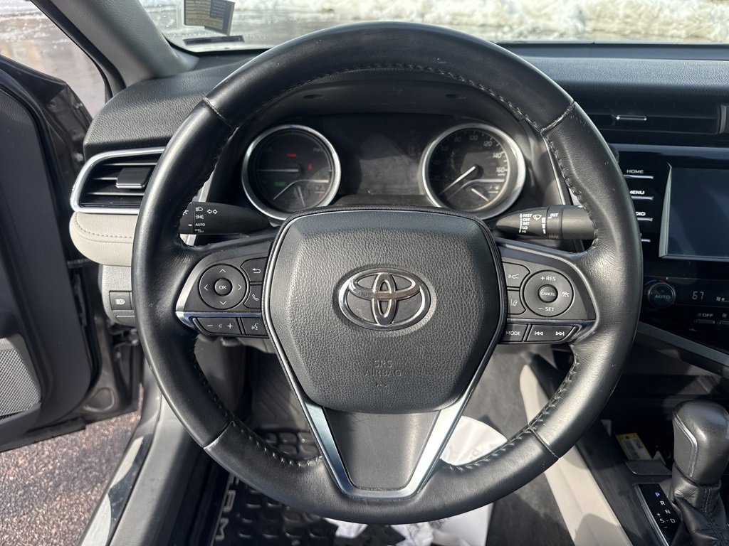 Used 2018 Toyota Camry XLE image 14