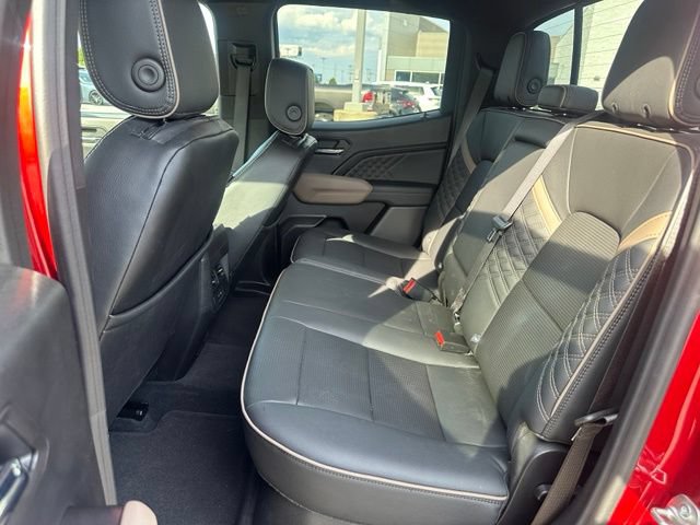 Used 2025 GMC Canyon Denali AWD/4WD image 6