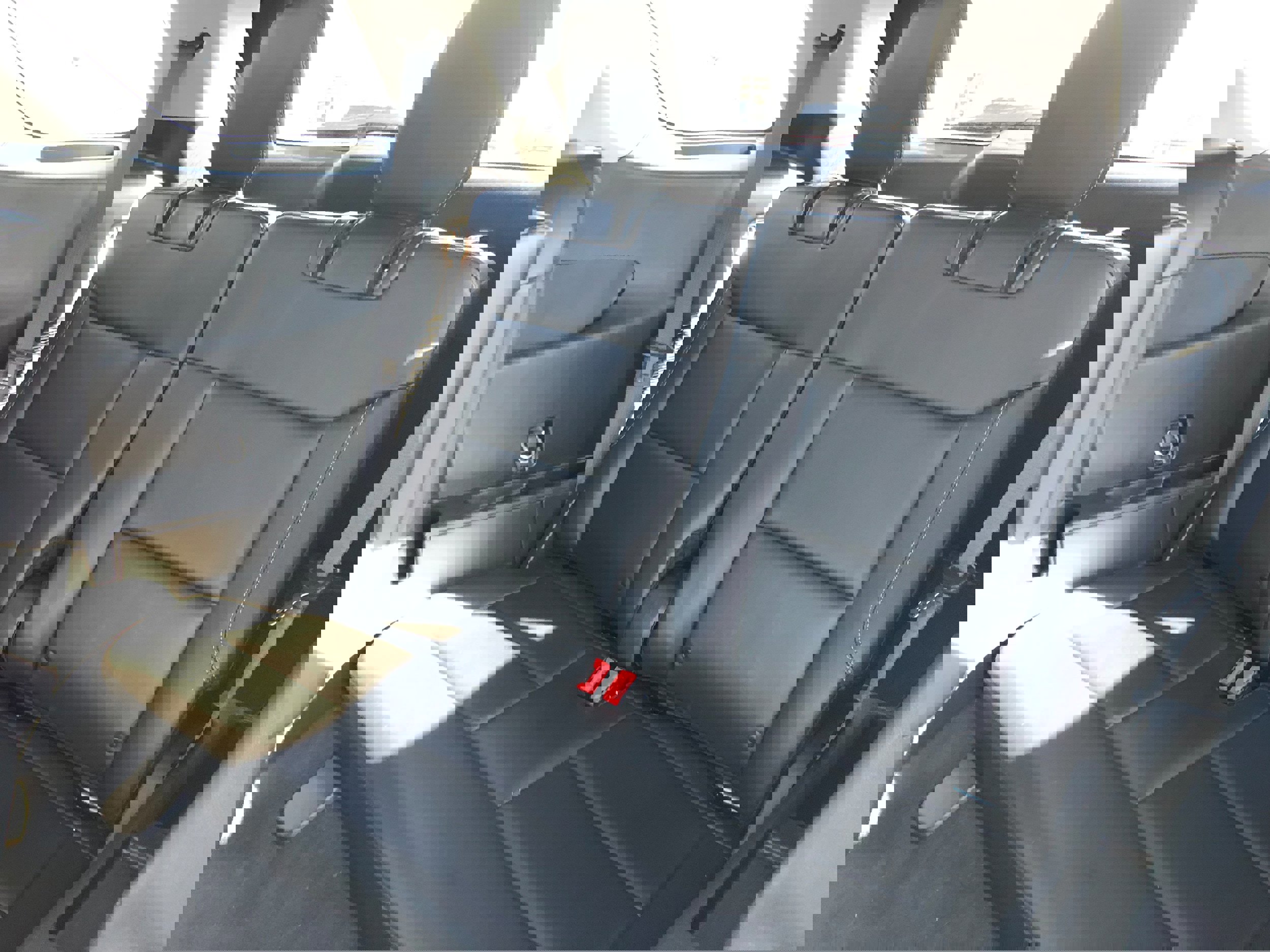 Certified 2022 Ford Explorer XLT w/ Equipment Group 202A image 10