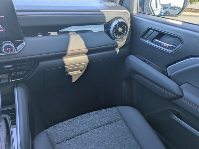 Used 2023 Chevrolet Colorado Z71 w/ Z71 Convenience Package 2 AWD/4WD image 17
