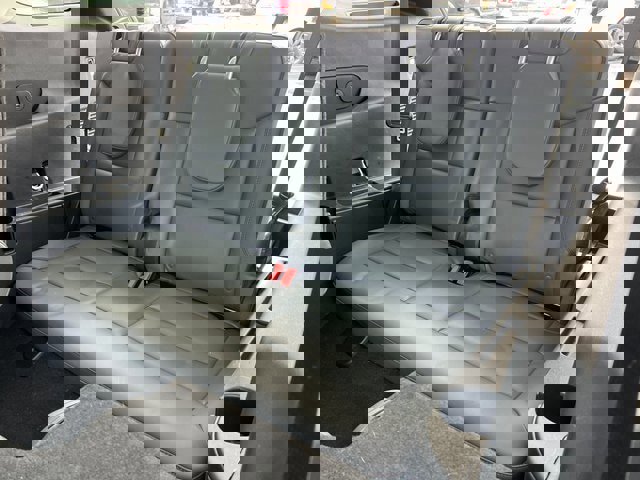 Certified 2025 Ford Explorer Active w/ Active Comfort Package image 32