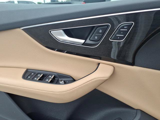 Used 2023 Audi Q7 3.0T Prestige AWD/4WD image 15