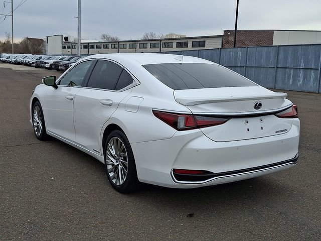 Used 2022 Lexus ES 300h w/ Accessory Package image 2
