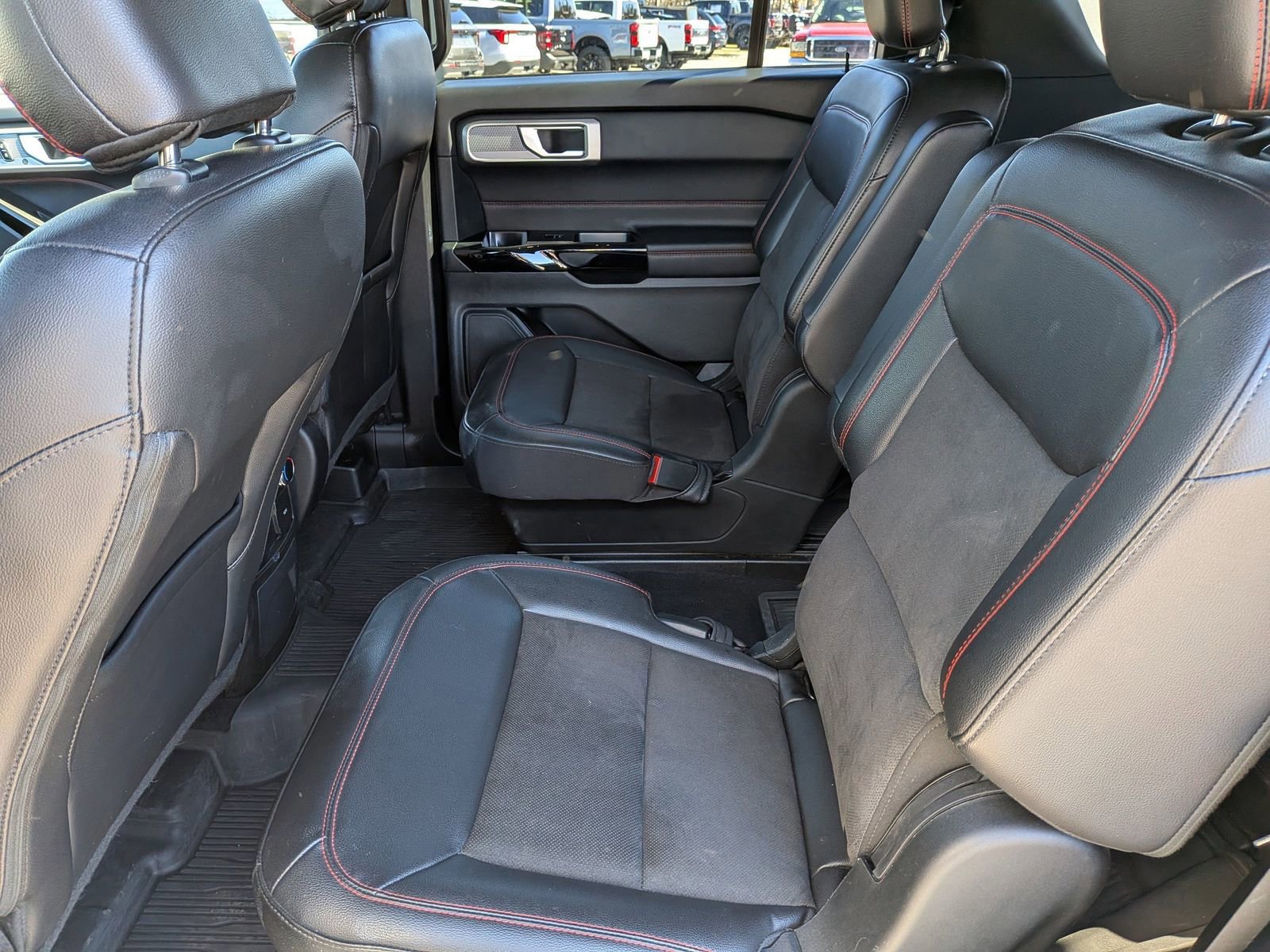 Certified 2023 Ford Explorer ST-Line w/ Class IV Trailer Tow Package image 16