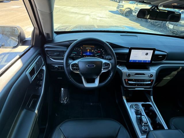 Certified 2022 Ford Explorer XLT w/ Equipment Group 202A image 16