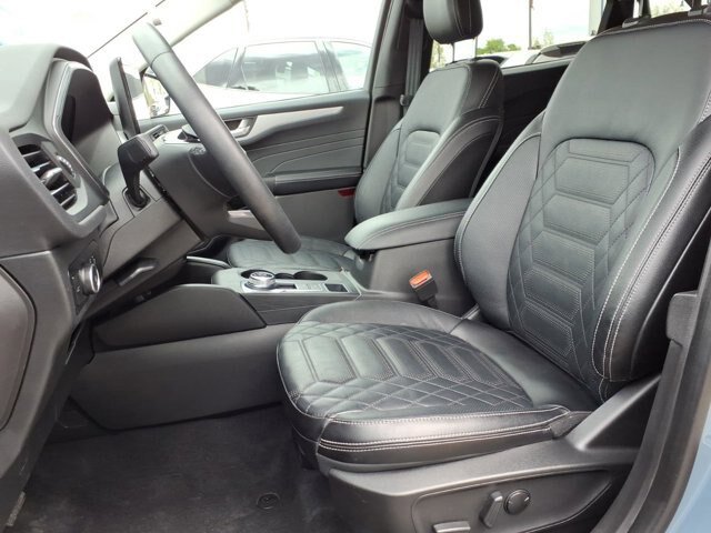 Certified 2023 Ford Escape Platinum w/ Premium Technology Package AWD/4WD image 4