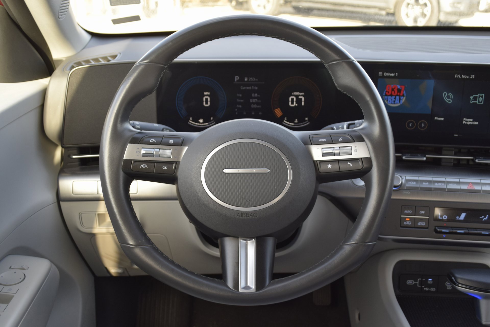 Used 2024 Hyundai Kona SEL image 11