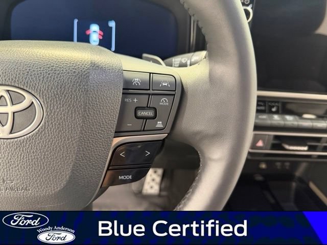 Used 2025 Toyota Camry XSE FWD image 12