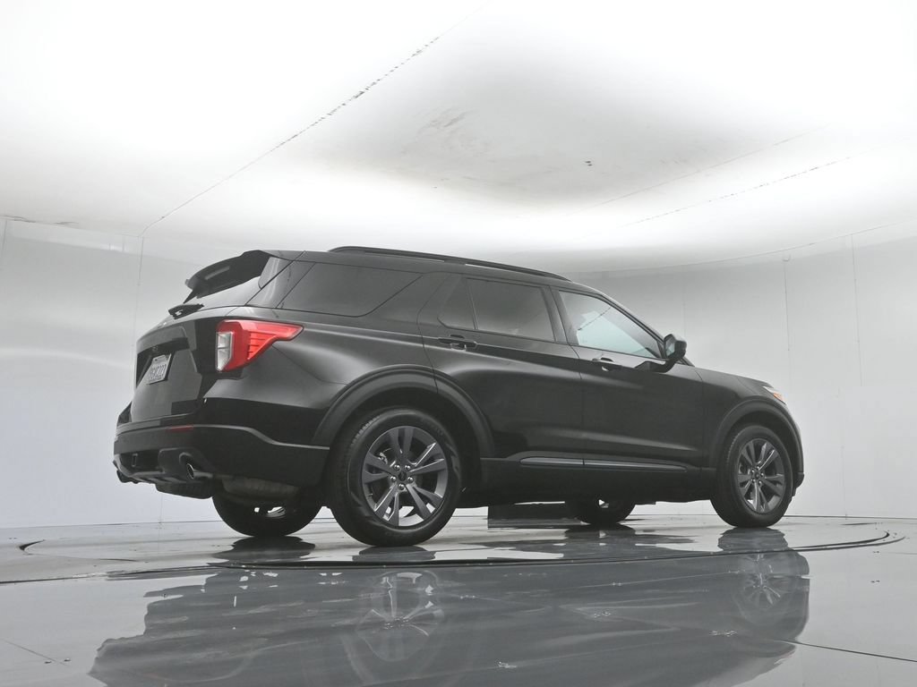 Certified 2023 Ford Explorer XLT w/ Equipment Group 202A RWD image 51